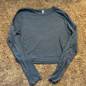 Old Navy Ultralite Go-Dry Long Sleeve Cropped Tee – Size L